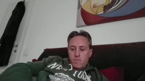 Snapshot of sten015 chatting on March 10, 2:22 pm sten015 online show from March 10, 2:22 pm