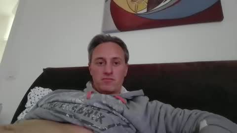 Snapshot of sten015 chatting on March 17, 2:42 pm sten015 online show from March 17, 2:42 pm