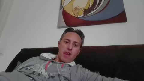 Snapshot of sten015 chatting on March 24, 1:49 pm sten015 online show from March 24, 1:49 pm
