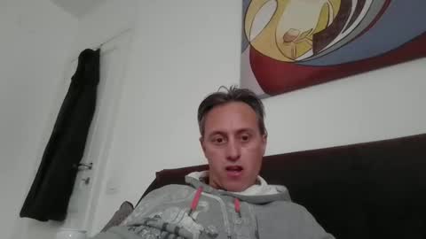 Snapshot of sten015 chatting on March 31, 12:27 pm sten015 online show from March 31, 12:27 pm