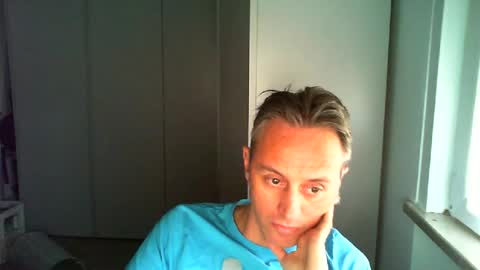 Snapshot of sten015 chatting on July 16, 1:06 pm sten015 online show from July 16, 1:06 pm