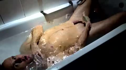 lee online show from December 8, 12:07 am