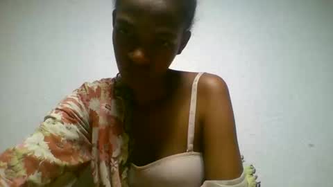 Snapshot of stepha400701 chatting on June 11, 2:53 am stepha400701 online show from June 11, 2:53 am