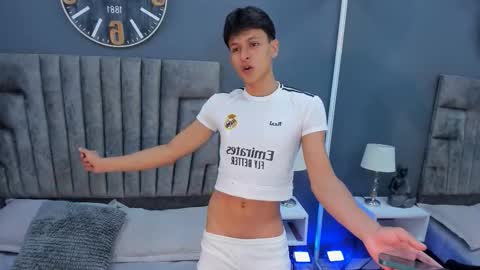 Stephane Rouss online show from October 22, 7:46 pm