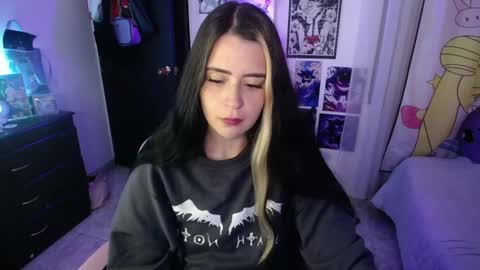 Snapshot of stephani_rousso chatting on September 9, 11:15 pm joha cosmo online show from September 9, 11:15 pm