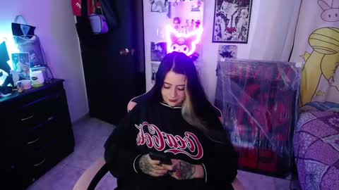 Snapshot of stephani_rousso chatting on October 10, 11:04 pm joha cosmo online show from October 10, 11:04 pm