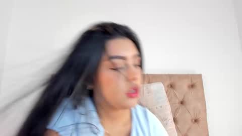 Snapshot of stephania_aguirre_ chatting on September 18, 9:22 am Stephania online show from September 18, 9:22 am
