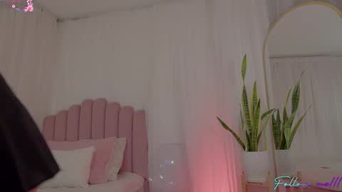 Snapshot of stephania_let chatting on October 12, 11:42 am stephania_let online show from October 12, 11:42 am