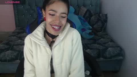 Stephania online show from February 1, 1:41 pm