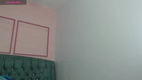 Stephania online show from February 5, 1:44 pm