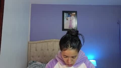 Snapshot of stephania_t chatting on May 13, 2:47 pm Stephania online show from May 13, 2:47 pm