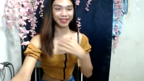 Snapshot of stephanie_zee chatting on May 21, 2:24 pm stephanie_zee online show from May 21, 2:24 pm