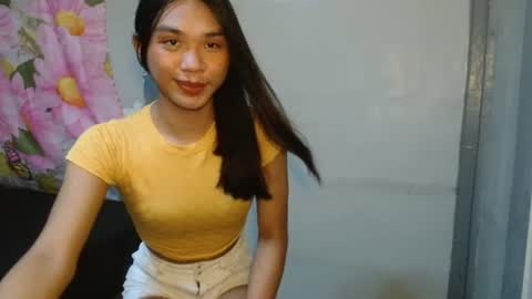 Snapshot of stephanie_zee chatting on July 8, 3:38 pm stephanie_zee online show from July 8, 3:38 pm