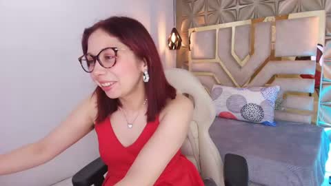 Stephaniesun  online show from May 29, 12:36 pm