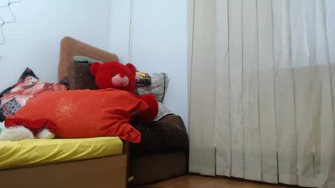 Stephanie   online show from December 22, 2:16 pm