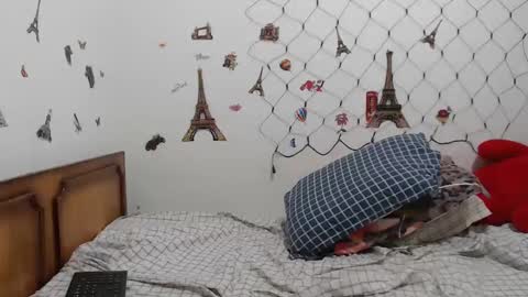 Stephanie   online show from March 10, 11:32 am