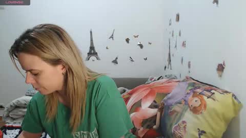 Stephanie   online show from February 13, 11:06 am