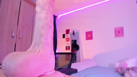 Stephanie  online show from February 2, 4:48 am