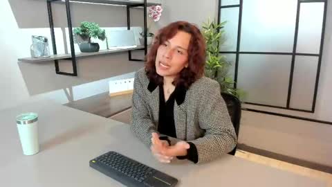 Snapshot of stephanrusso chatting on May 25, 7:31 pm Stephan online show from May 25, 7:31 pm