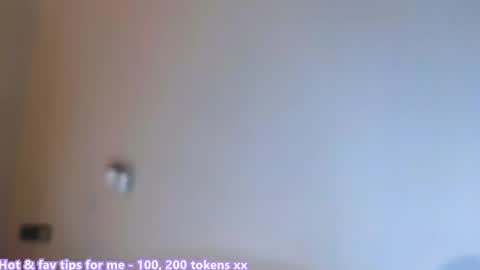 Snapshot of stephany_luxe chatting on April 27, 3:48 am Stephany online show from April 27, 3:48 am