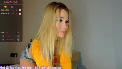 Snapshot of stephany_luxe chatting on May 24, 5:56 am Stephany online show from May 24, 5:56 am
