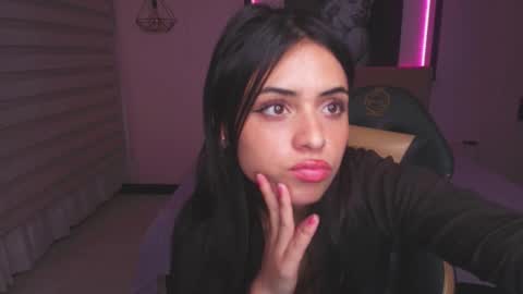 stephany_rodriguez_ online show from March 6, 4:17 pm