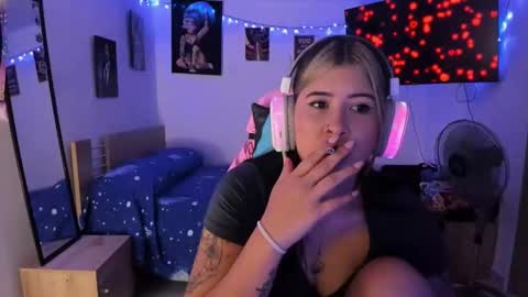 Snapshot of stephany_uwu chatting on January 12, 6:49 am Stephany independient model online show from January 12, 6:49 am