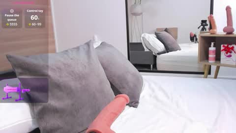 S T E P H A N Y A online show from October 9, 7:34 pm