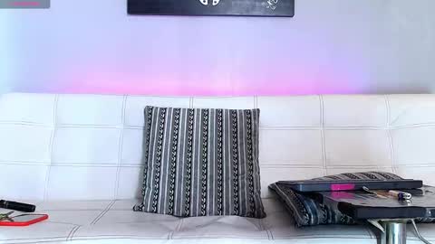    ................     online show from March 9, 8:52 pm