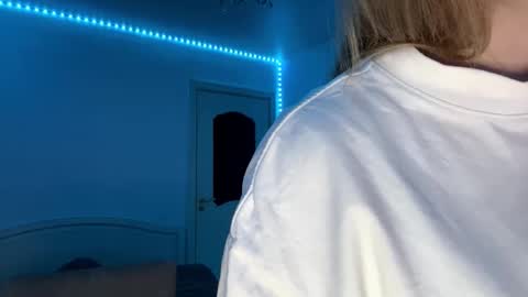 Stef online show from March 13, 2:23 pm