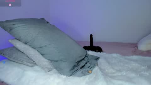 stephie_martinez online show from May 6, 12:21 pm