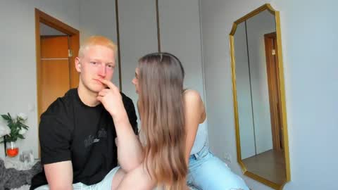 Snapshot of stepsisandstepbro chatting on April 17, 5:38 pm Step sis and Step bro online show from April 17, 5:38 pm