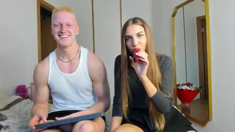 Snapshot of stepsisandstepbro chatting on April 24, 5:59 pm Step sis and Step bro online show from April 24, 5:59 pm