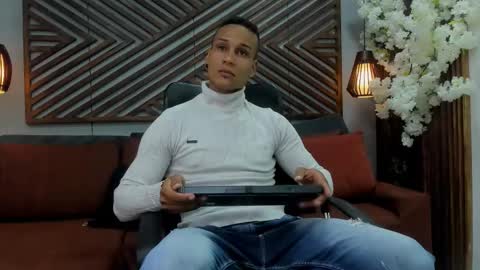    online show from February 14, 7:32 pm