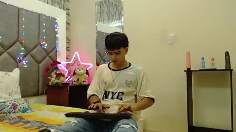 Snapshot of steve_hotman_ chatting on April 29, 7:42 pm Steve Hotman online show from April 29, 7:42 pm