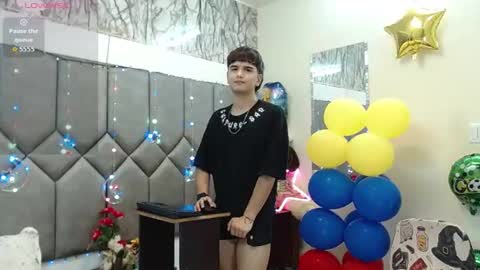 Snapshot of steve_hotman_ chatting on June 23, 8:07 pm Steve Hotman online show from June 23, 8:07 pm
