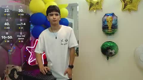 Snapshot of steve_hotman_ chatting on July 2, 8:04 pm Steve Hotman online show from July 2, 8:04 pm