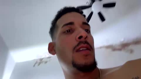 Snapshot of stevejoexxx14 chatting on February 4, 9:49 am stevejoexxx14 online show from February 4, 9:49 am