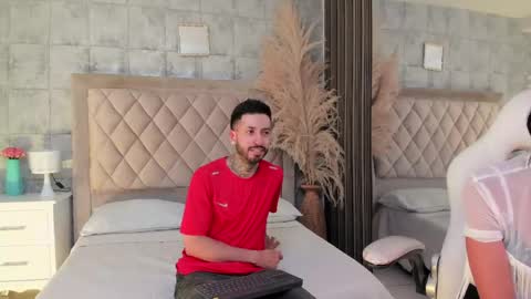 Snapshot of stevenandlaura_ chatting on May 20, 8:37 pm stevenandlaura_ online show from May 20, 8:37 pm