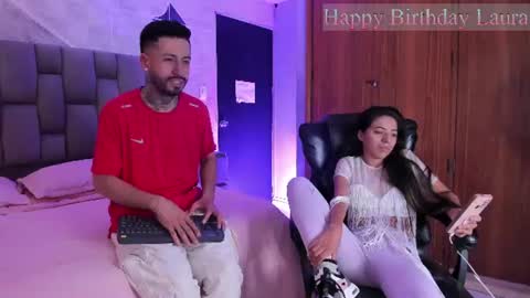 Snapshot of stevenandlaura_ chatting on June 25, 5:23 am stevenandlaura_ online show from June 25, 5:23 am