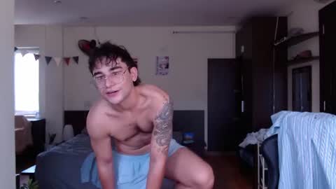 Alex   online show from June 19, 3:33 am