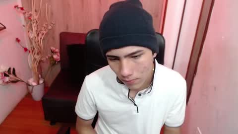 Snapshot of stich_23 chatting on February 12, 12:44 pm Stich online show from February 12, 12:44 pm