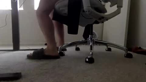 Snapshot of stilettodoll chatting on June 7, 4:33 pm StilettoDoll online show from June 7, 4:33 pm