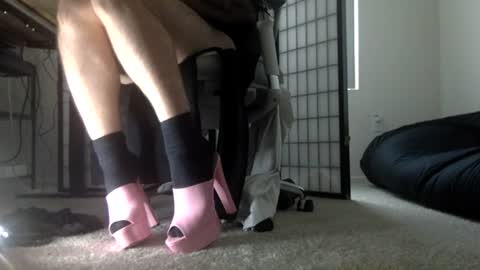 Snapshot of stilettodoll chatting on July 2, 2:56 pm StilettoDoll online show from July 2, 2:56 pm