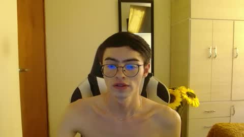 Snapshot of stiv_grant chatting on January 22, 8:06 pm stiv_grant online show from January 22, 8:06 pm