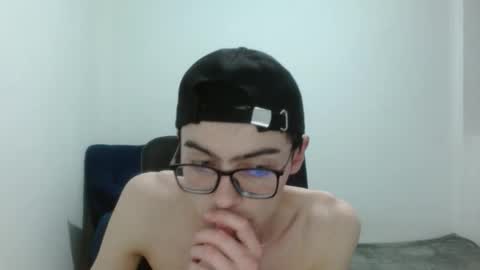 Snapshot of stiv_grant chatting on February 16, 1:02 am stiv_grant online show from February 16, 1:02 am