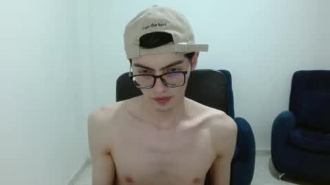 Snapshot of stiv_grant chatting on February 24, 6:39 pm stiv_grant online show from February 24, 6:39 pm