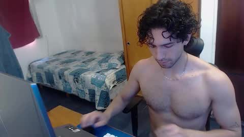 Snapshot of stivencore chatting on March 16, 12:42 pm Stiven online show from March 16, 12:42 pm