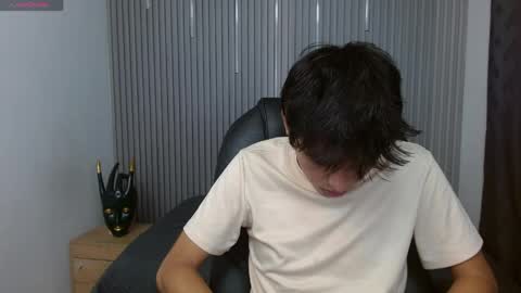 Stiwen online show from April 8, 1:44 pm