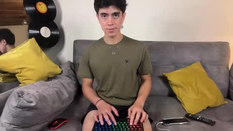 Snapshot of stolas_ying chatting on February 21, 1:28 am Stolas online show from February 21, 1:28 am